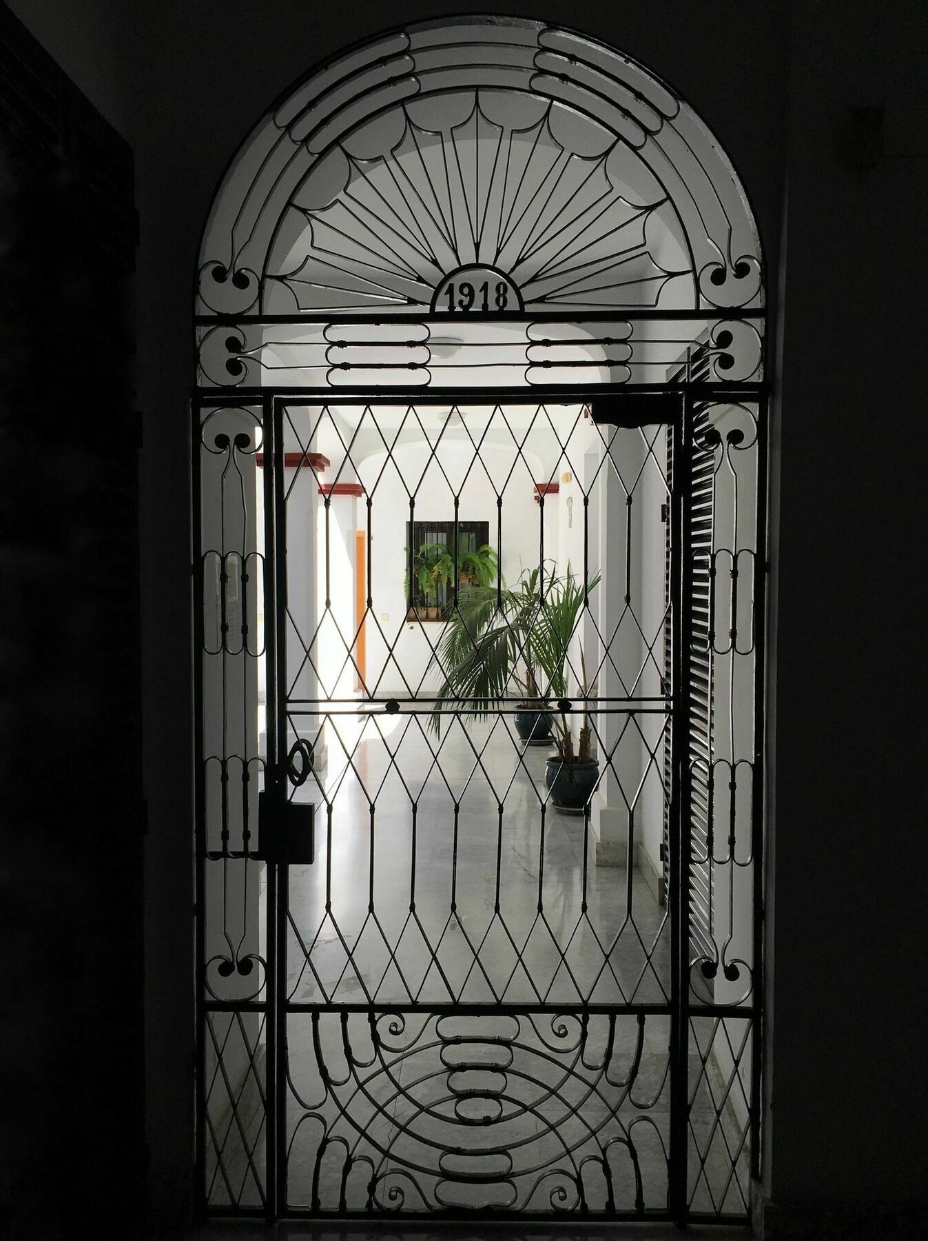 Teodosio Apartment Free Parking & Central Ac Sevilla Dış mekan fotoğraf